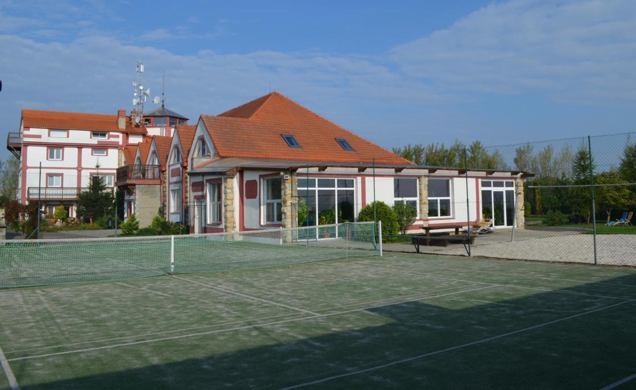 Famozclub Ξενοδοχείο Bakov nad Jizerou Εξωτερικό φωτογραφία