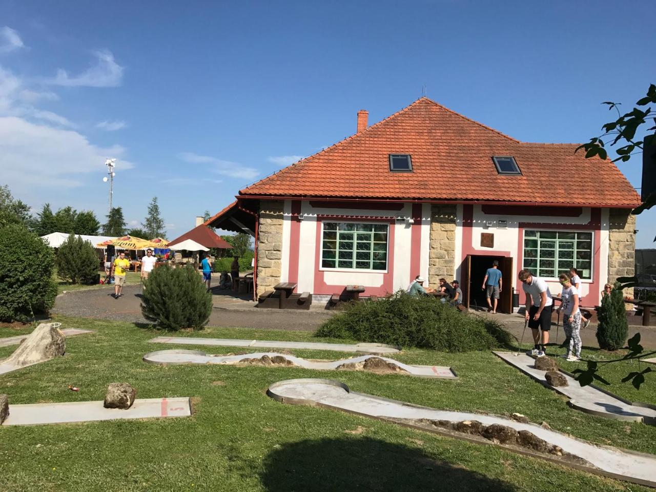 Famozclub Ξενοδοχείο Bakov nad Jizerou Εξωτερικό φωτογραφία